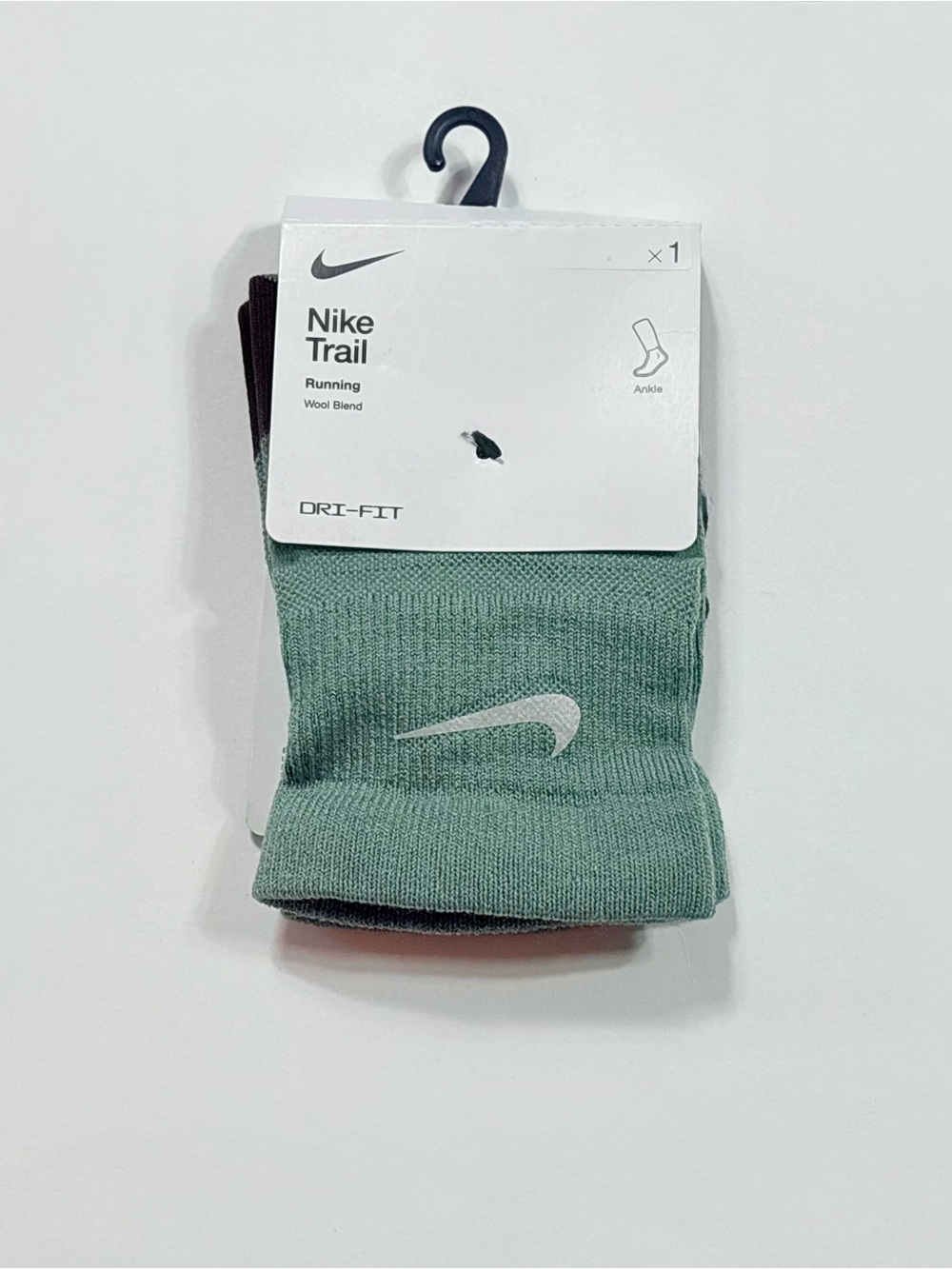 Nike Trail Dri-FIT Ankle Socks - Green with White Swoosh